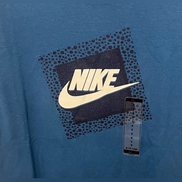 NWT- Nike Men’s Short Sleeve Tee Swoosh Logo Graphic Printed Size Small - Picture 2 of 7